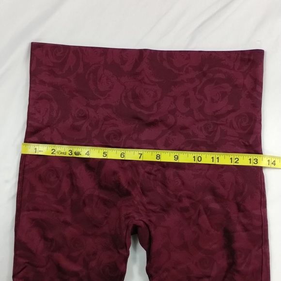 Spanx Look At Me Now Cropped Garnet Rose Seamless Leggings Large Waist 13" - Picture 8 of 8